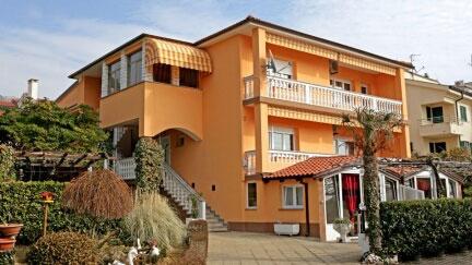 Apartment Lorena 1 with Terrace and Garden View