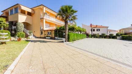 Apartment Lorena 1 with Terrace and Garden View