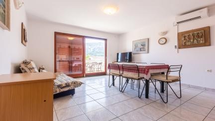 Apartma Marija z balkonom