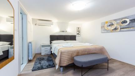 Studio Apartment Lorena 1 mit Terrasse
