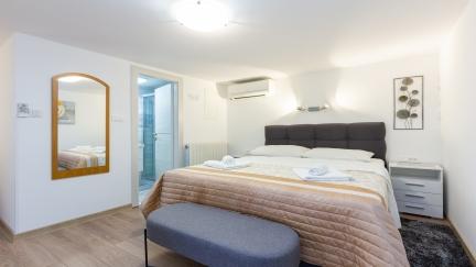 Studio Apartment Lorena 1 mit Terrasse