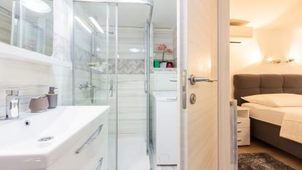 Studio Apartment Lorena 1 mit Terrasse
