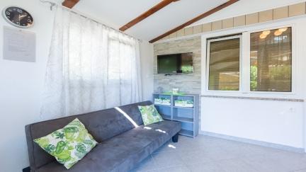 Studio Apartment Lorena 1 mit Terrasse