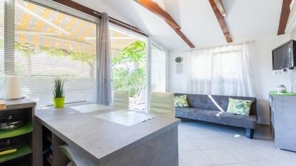 Studio Apartment Lorena 1 mit Terrasse