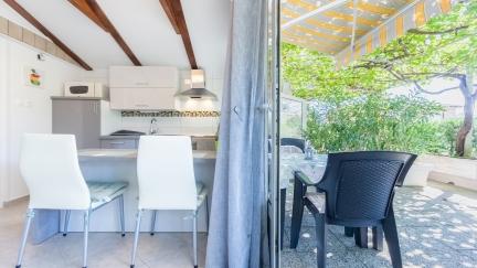 Studio Apartment Lorena 1 mit Terrasse