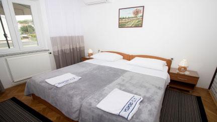 Double room Albina 4 with balcony in quiet area