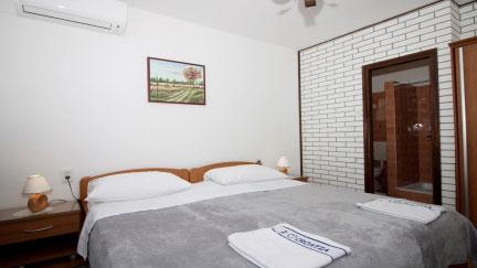 Doppelzimmer Albina 4 mit Balkon in ruhiger Lage