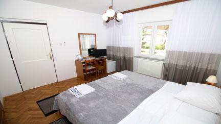 Doppelzimmer Albina 4 mit Balkon in ruhiger Lage