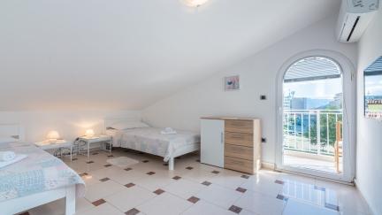 Apartman Lovorka 6