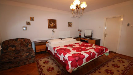 Double room Ljubica with terrace and garden view