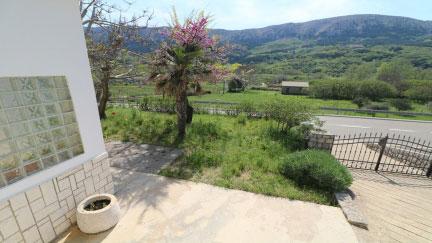 Double room Ljubica with terrace and garden view