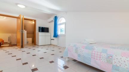 Apartman Lovorka 5