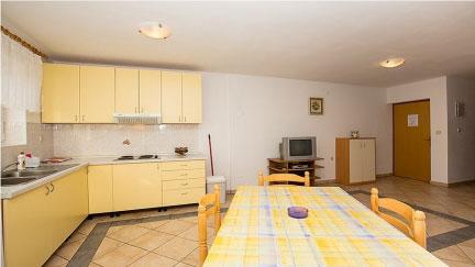 Apartman Roberta 1A s terasom i pogledom na more