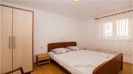 Apartman Roberta 1A s terasom i pogledom na more