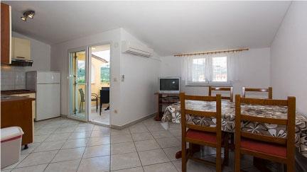 Apartment Roberta 1B mit Terrasse und mit Meerblick