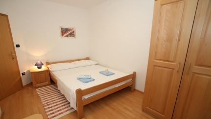 Apartment Ivanka with 2 Double Rooms and Terrace