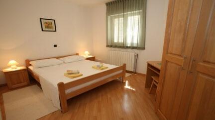 Apartment Ivanka with 2 Double Rooms and Terrace