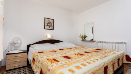 Double Room Mira 3 with Private External Bathroom