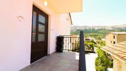 Apartment Luna with Balcony and Garden