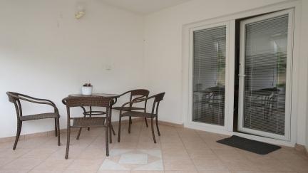 Katarina 2 apartman 2 ketszemelyes aggyal ellatott szobaval es terasszal