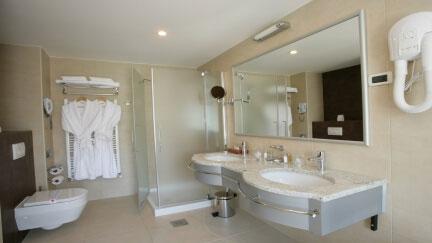 Atrium Residence Luxury Apartment