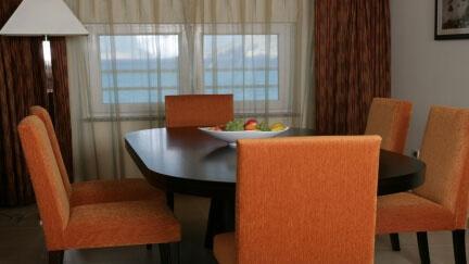 Atrium Residence Luxury Apartment