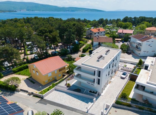 Deluxe Apartment Sabic 1 by The Sea