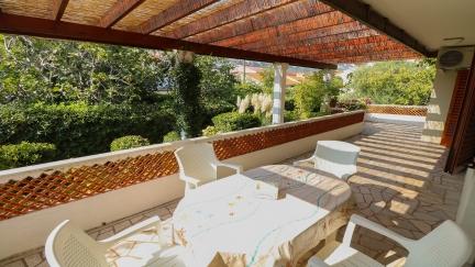 Apartman Branko A4 s 2 dvokrevetne sobe i terasom