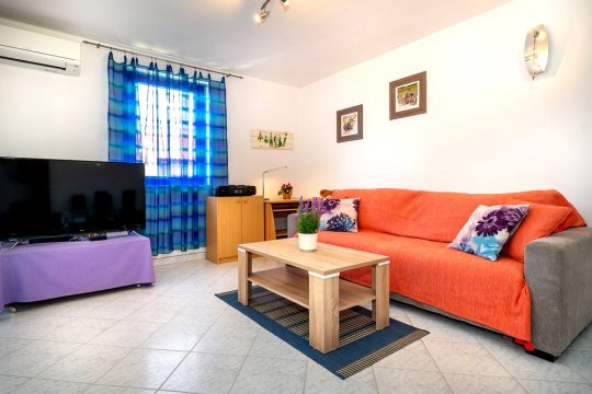 Apartment Anka with Balcony