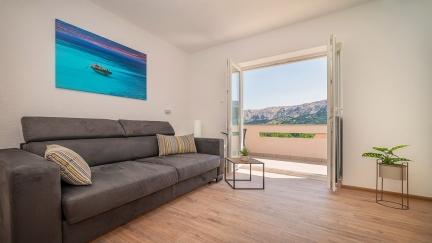 Apartment Gerta 3 with Balcony and Sea View