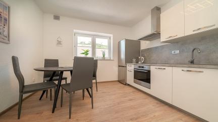 Apartman Gerta 1 s balkonom i pogledom na more