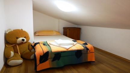 Apartment Juranic 2 with 2 Double Rooms and Extra Bed