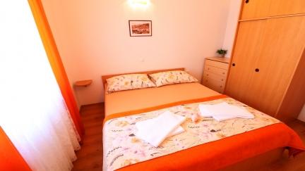 Apartman Juranic 2 s 2 dvokrevetne sobe i dodatnim krevetom