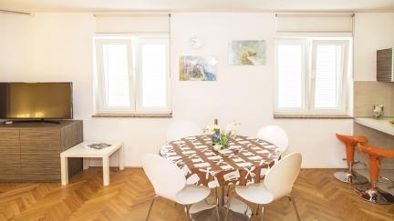 Apartman Mare 4 s terasom i blizu plaze