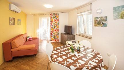 Apartman Mare 4 s terasom i blizu plaze