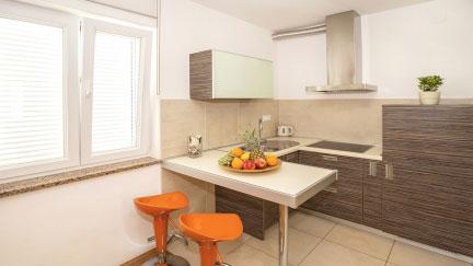 Apartman Mare 4 s terasom i blizu plaze