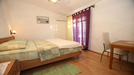 Double Room Vlasic 4 with Balcony and Sea View