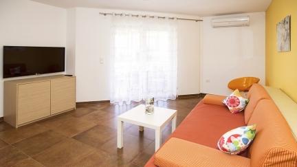 Apartman Mare 1 s terasom i blizu plaze