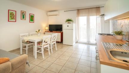 Apartman Karolina 1 s balkonom