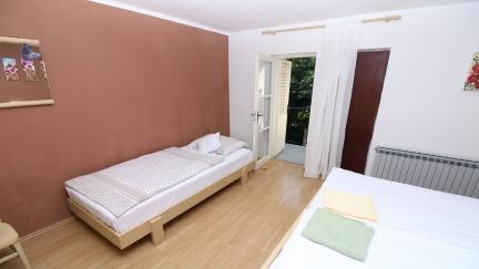 Apartman Karolina 1 s balkonom