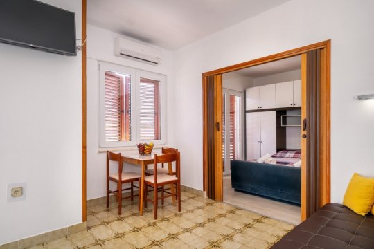 Apartment Branko A2 with Double Room and Balcony