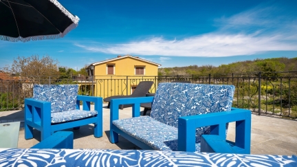 Rustic Stonehouse with Jacuzzi