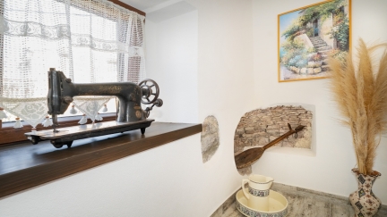 Rustic Stonehouse with Jacuzzi