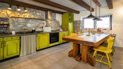 Rustic Stonehouse with Jacuzzi