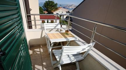 City Center Apartment B2 with Balcony and Close to the Beach