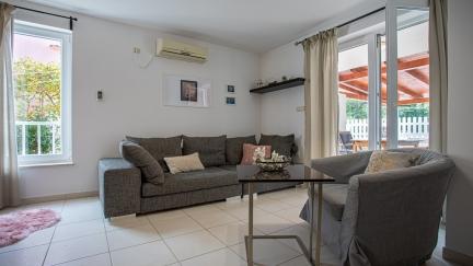 Apartman Adria Garden 2 s terasom