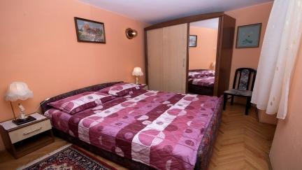 Apartman Tancabelic 1 s vrtom i u blizini plaze