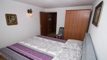 Apartman Tancabelic 1 s vrtom i u blizini plaze