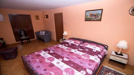 Apartman Tancabelic 1 s vrtom i u blizini plaze