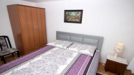 Apartman Tancabelic 1 s vrtom i u blizini plaze